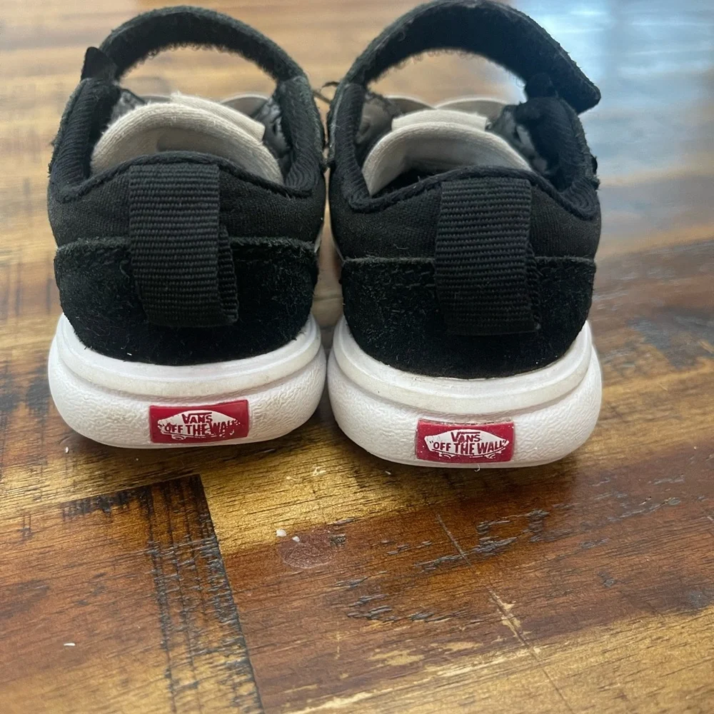 Vans Kids Ultrarange 66 V Black White Sneakers - Picture 5 of 12